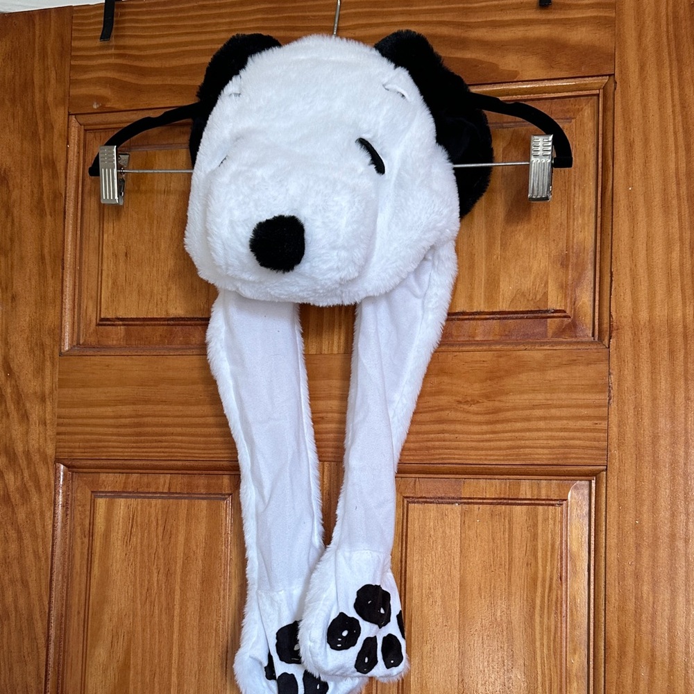 Plush Snoopy Hat with Moving Ears!